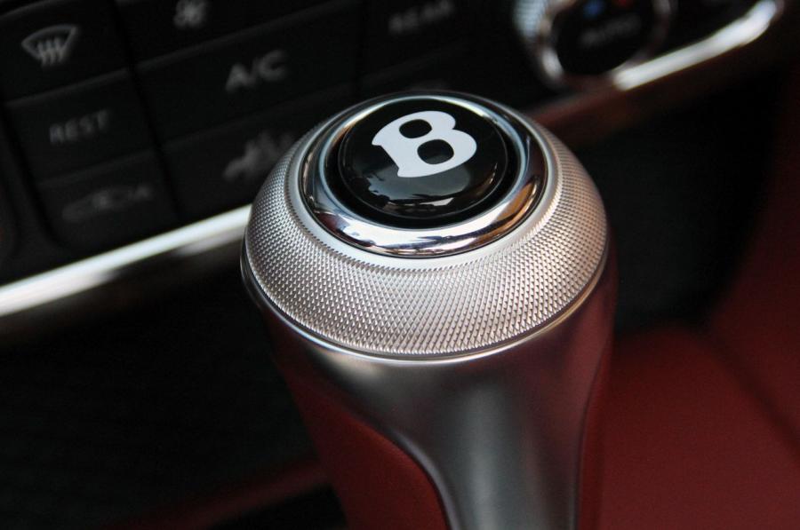  Bentley Continental GTC 2012 года  (фото 13 из 141)